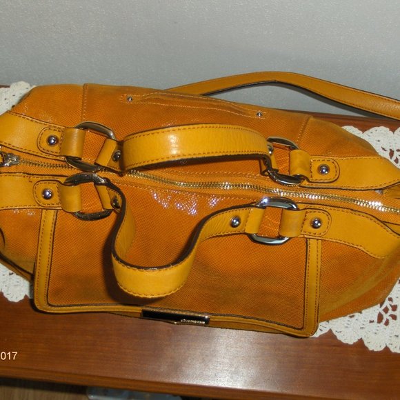 B. Makowsky Satchel Lombard Lizard Dandelion - Picture 7 of 11